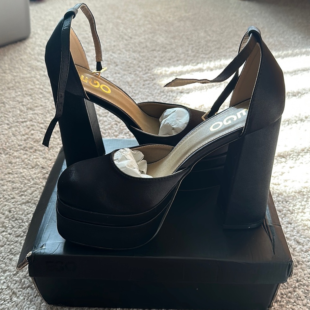 Black closed toe heels